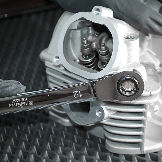 REVERSIBLE RATCHET WRENCH SET 2PC