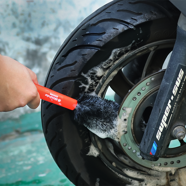 WHEEL CLEANING BRUSH